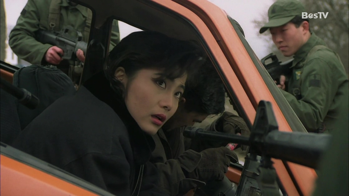 皇家师姐之中间人 .ts_20241012_104843.112.jpg