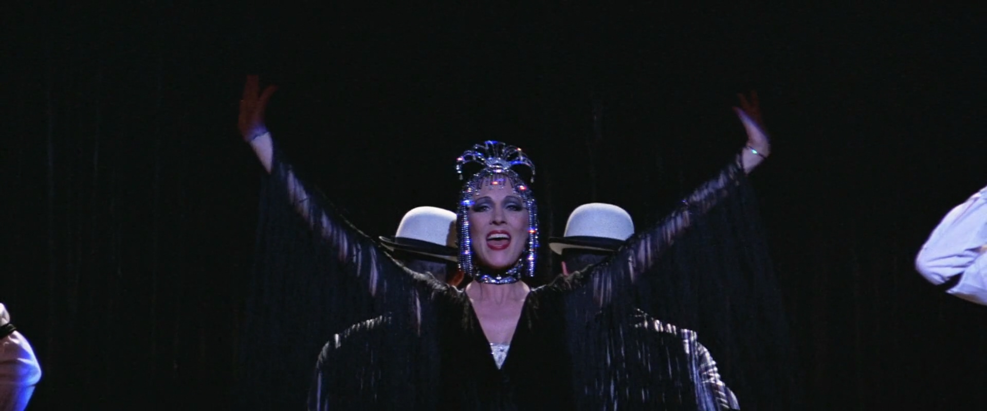 雌雄莫辨Victor.Victoria.1982.1080p.BluRay.x264.AAC5.1-hclg.mkv_20250208_134644.234.jpg