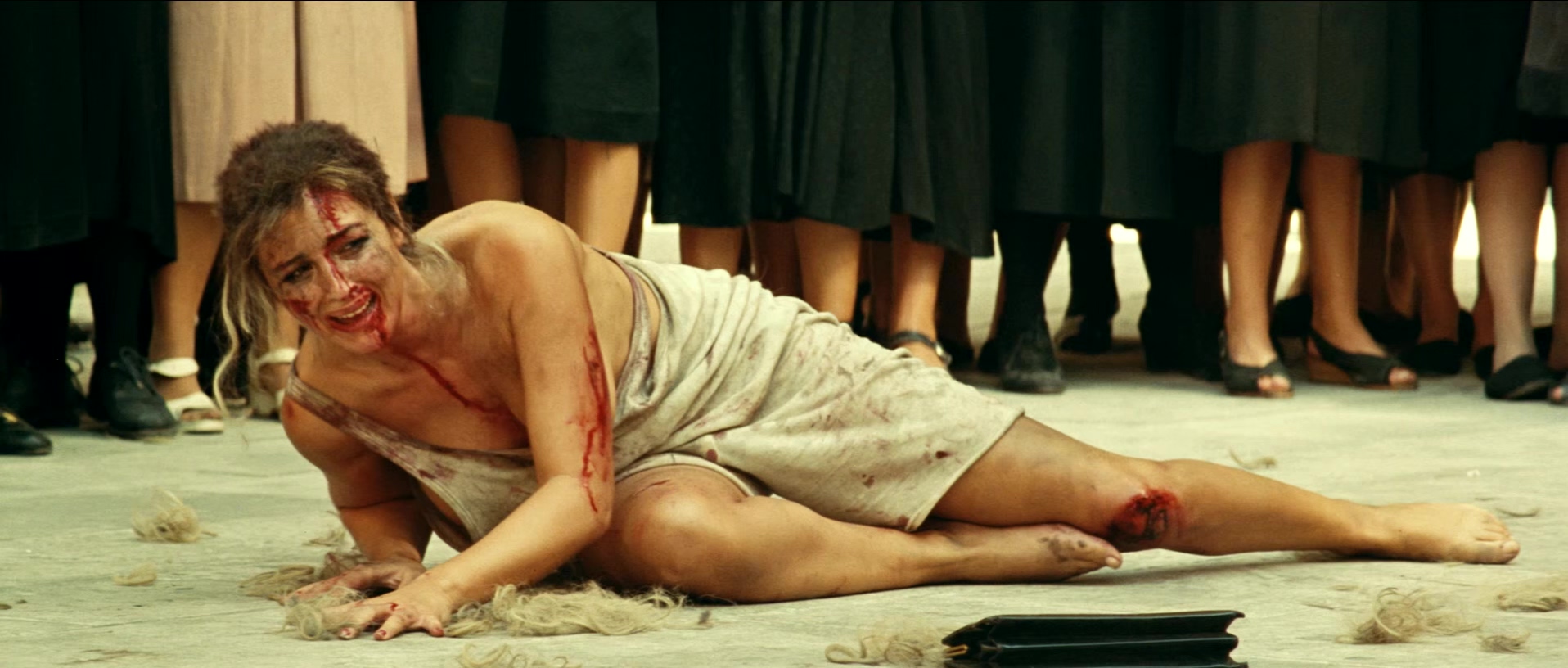 西西里的美丽传说 Malena.2000.mkv_20250212_123631.630.jpg