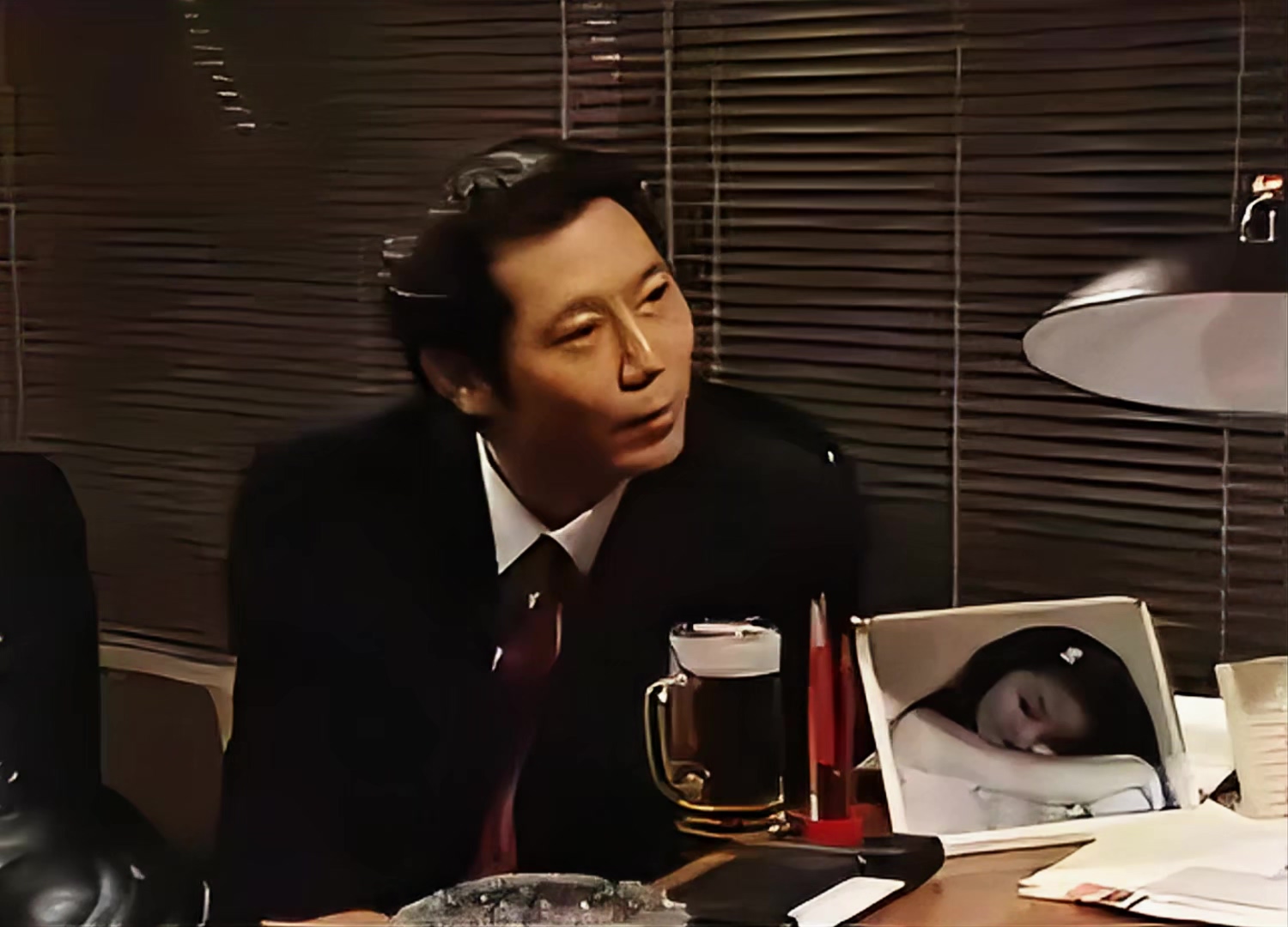 38 里面的世界.mp4_20250315_151458.631.jpg