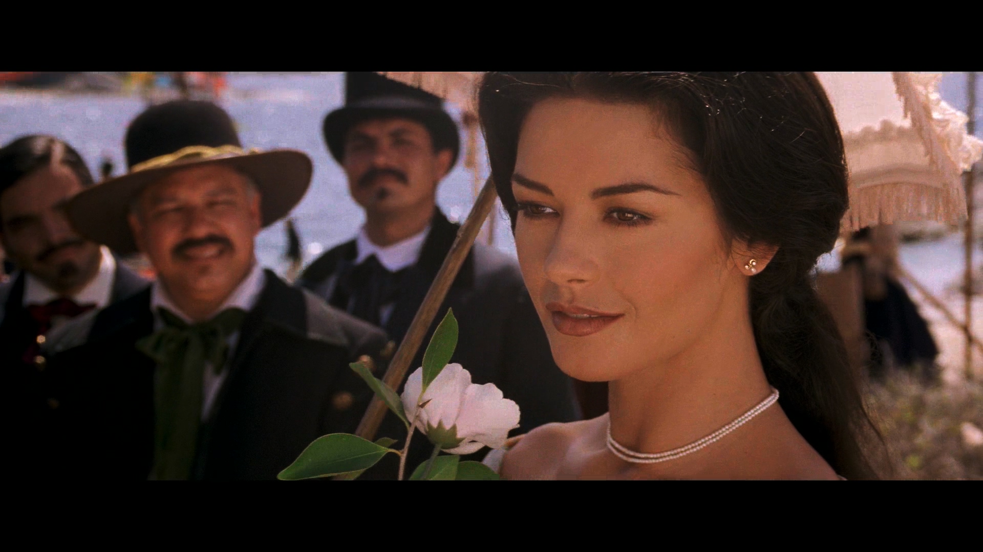 The Mask Of Zorro 1998 TWN BluRay 1080p iPad HDR AAC2.0 x264-DreamHD.mp4_2025031.jpg