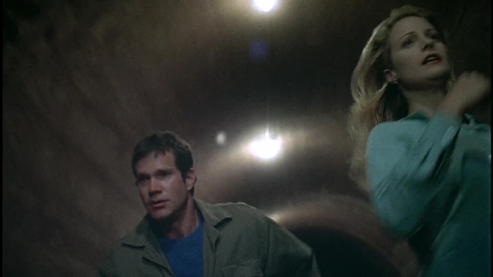 M 末日惊魂-2002 - frame at 86m31s.jpg