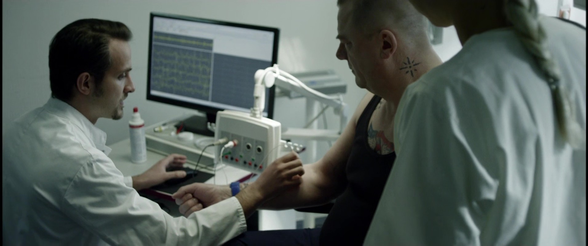 C 沉重的心-2015 - frame at 32m1s.jpg