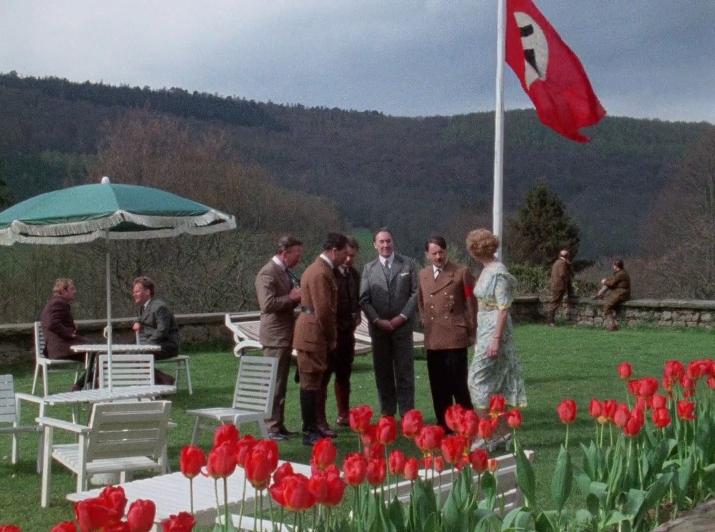 英国【枪杀希特勒】Rogue.Male.1976.1080p.BluRay.x264 (1).mkv_20250401_180822.400.jpg