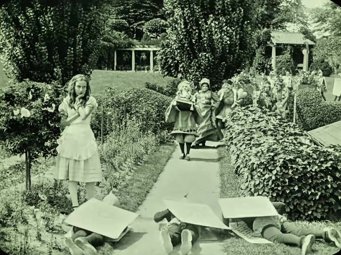 爱丽丝漫游仙境 1915.mp4_20250406_021820.624.jpg