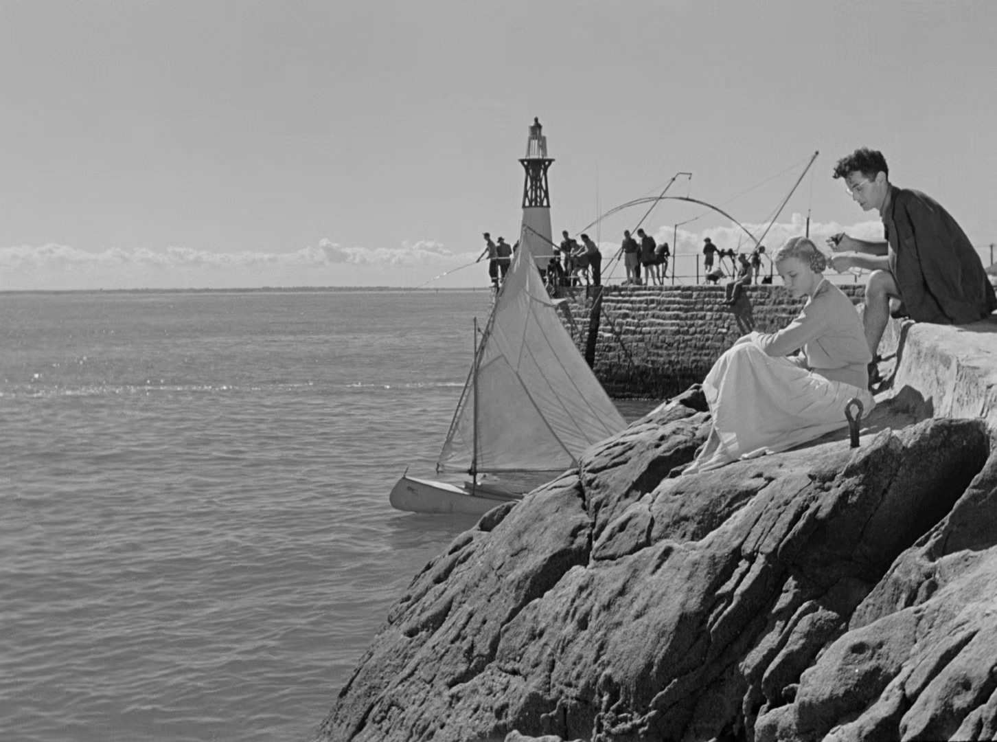 于洛先生的假期 黑白版.mkv_20250413_142646.495.jpg