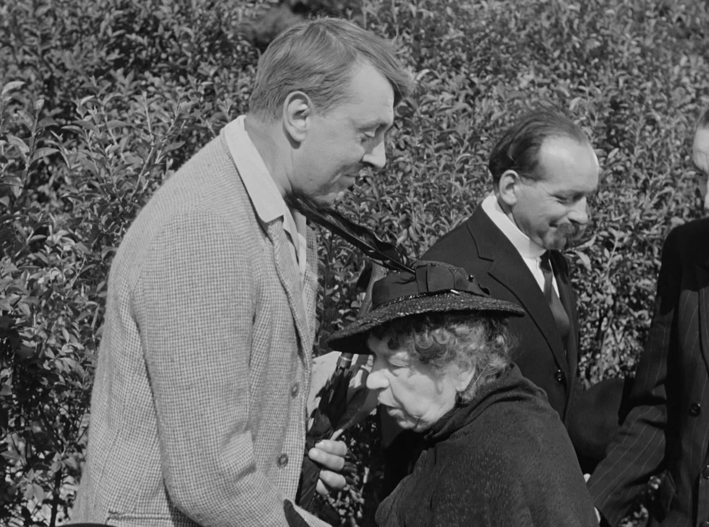 于洛先生的假期 黑白版.mkv_20250413_142908.581.jpg