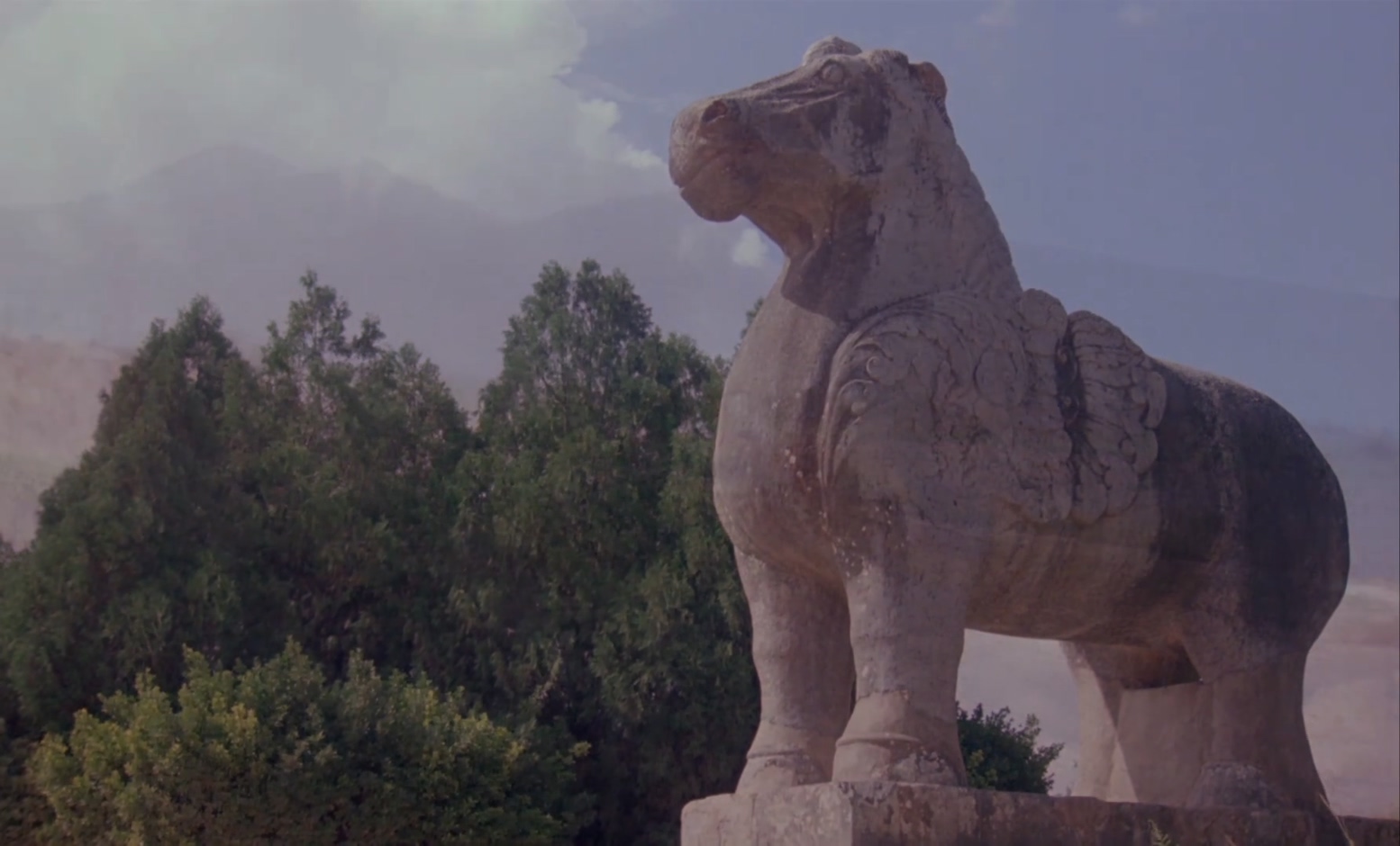 女皇陵下的风流娘们 1992.mp4_20250418_111659.574.jpg