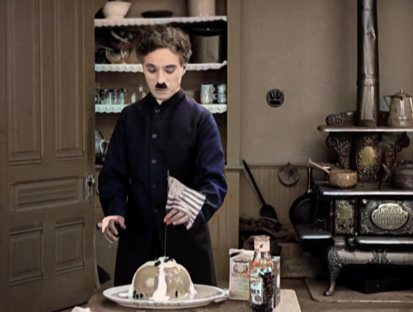 卓别林短片精选 The Chaplin Revue 1959 上色.mp4_20250428_183821.333.jpg