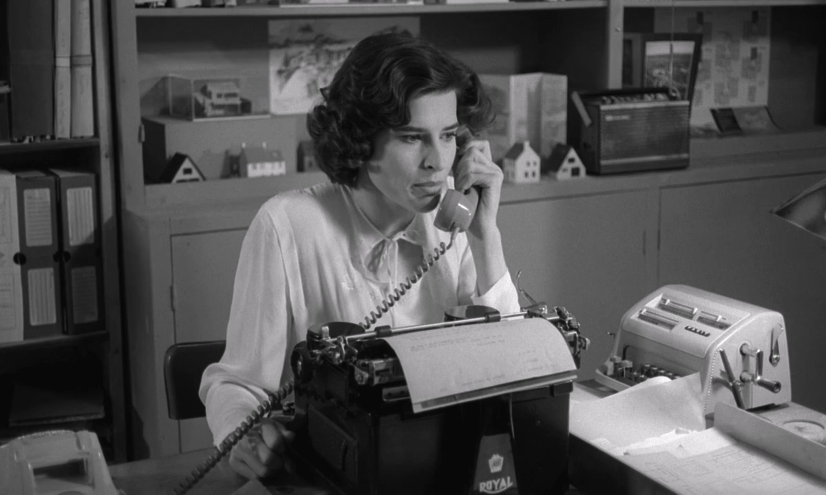 vivement.dimanche.1983.french.720p.bluray.x264-rough (1).mkv_20250511_171952.290.jpg