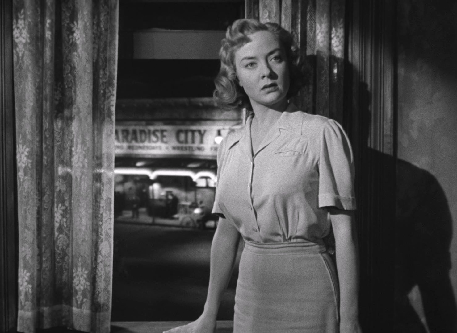 出卖皮肉的人 1080p 1949.mp4_20250515_235900.749.jpg