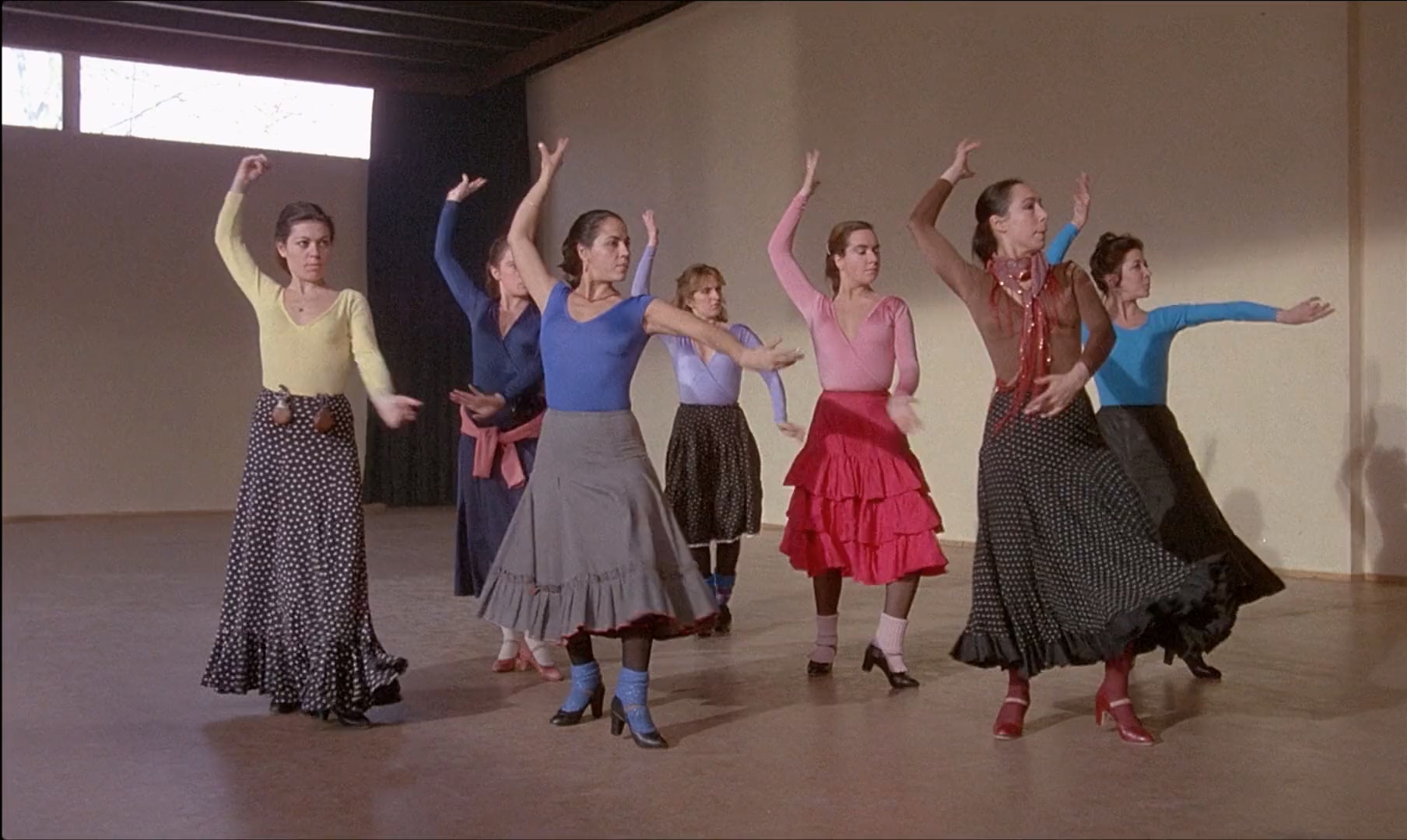 Carmen.1983.SPANISH.1080p.BluRay.H264.AAC-BYLH.mkv_20250517_083835.831.jpg