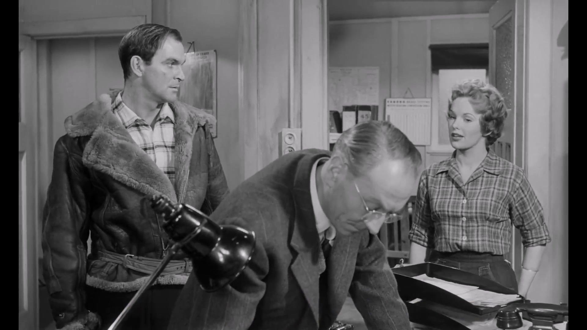 地狱司机 1080p 1957.mkv_20250518_160435.261.jpg