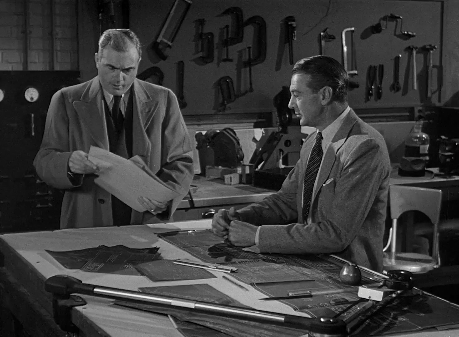 斗篷与匕首 1080p 1946.mkv_20250519_102536.905.jpg