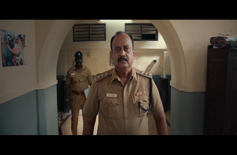 128勇警闯天关 (3).jpg