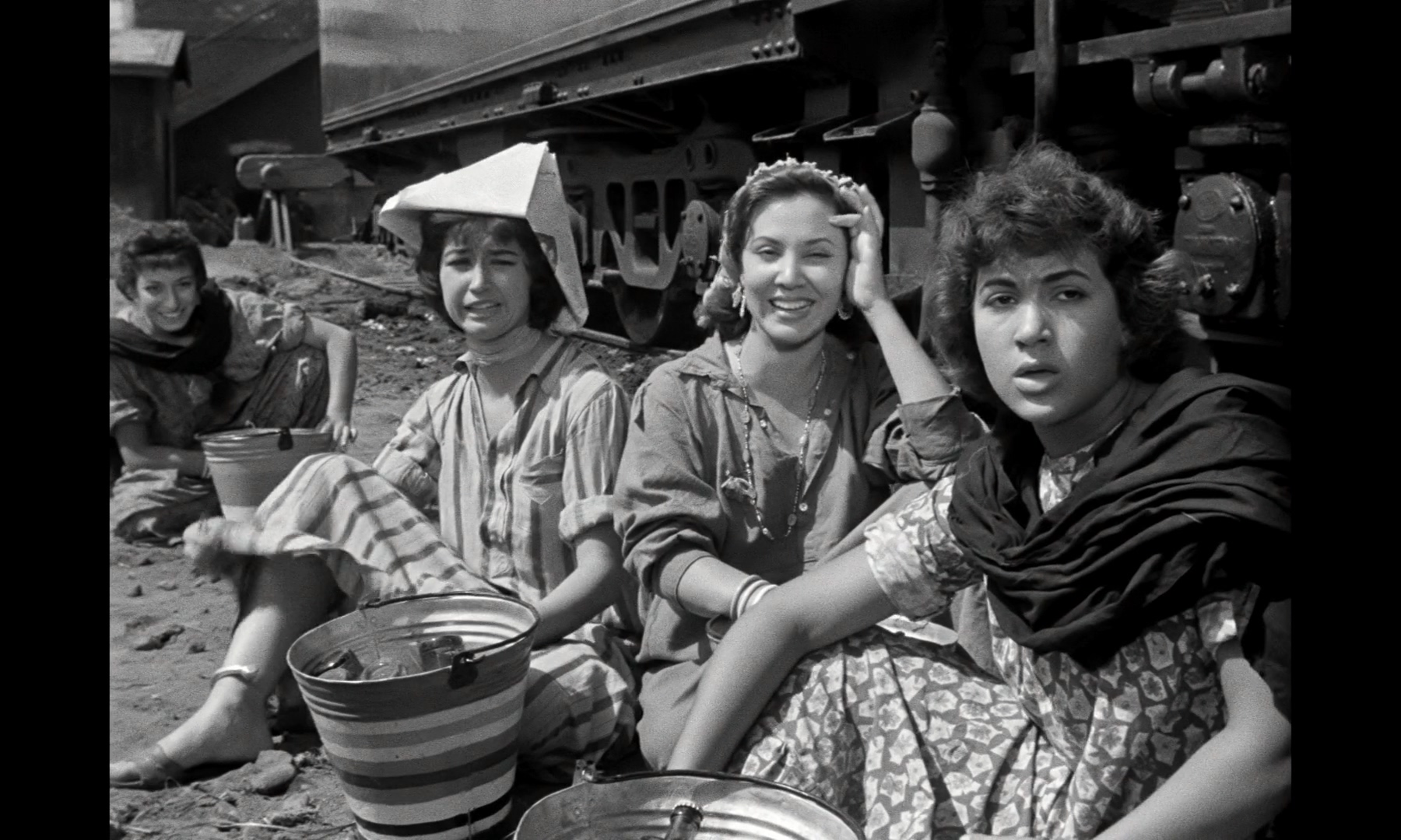 Cairo.Station.1958.1080p.AMZN.WEB-DL.DDP2.0.H.264-TEPES.mkv_20250605_091426.211.jpg