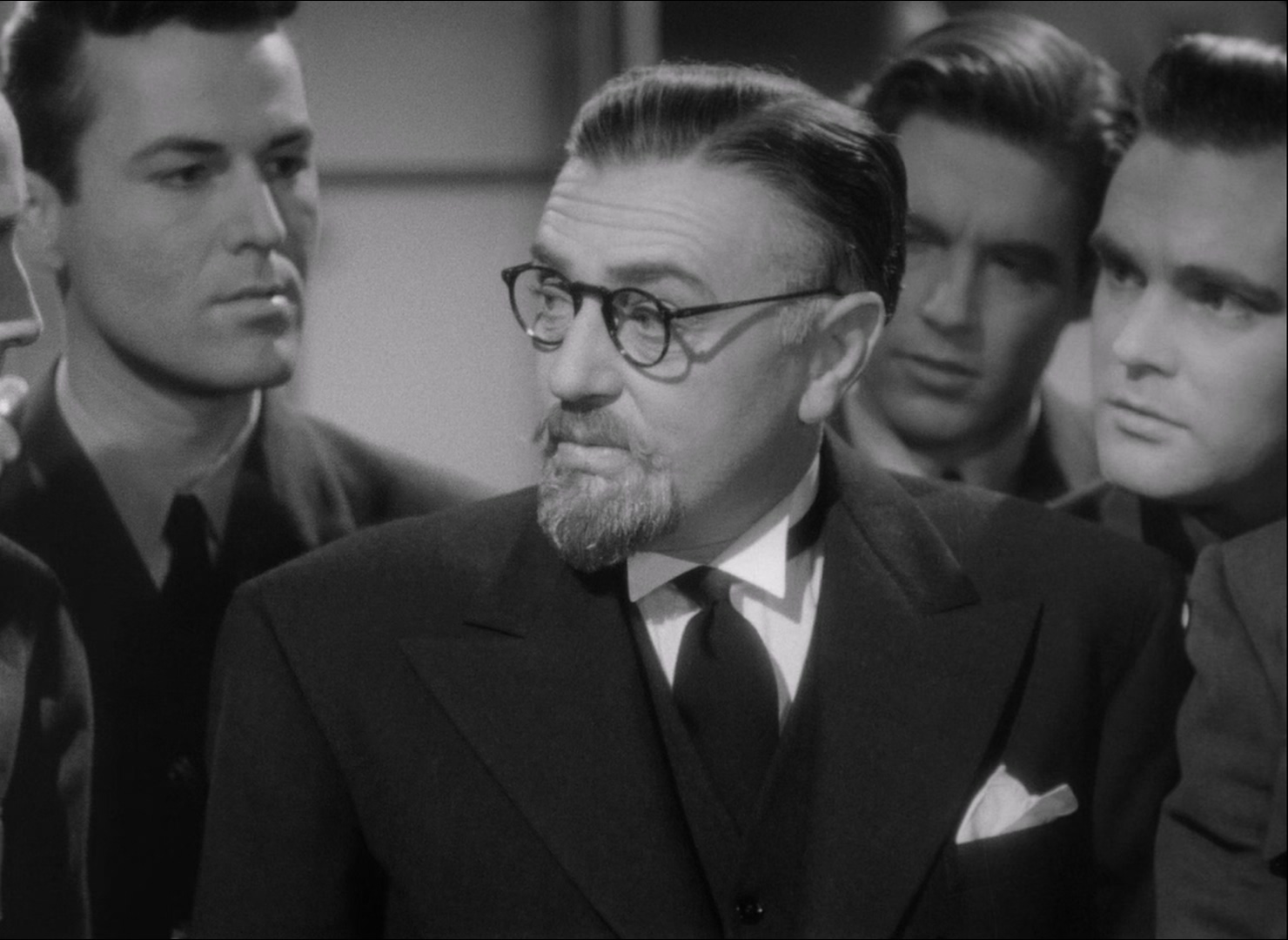 To Be or Not to Be 1942 1080p BluRay FLAC 1.0 x265-GPTHD.mkv_20250605_235409.600.jpg