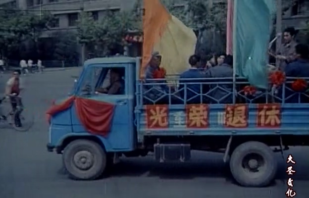 我在他们中间.Myself Among Them.1982.DVD.X264.AAC.HALFCD.mkv_20250613_171445.376.jpg