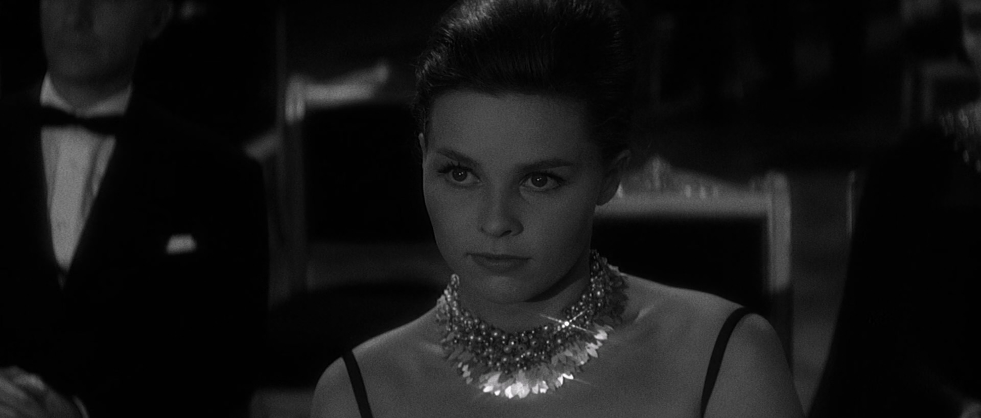 Last.Year.at.Marienbad.1961.CC.1080p.BluRay.x265.10bit.FLAC-SONYHD.mkv_20250613_.jpg