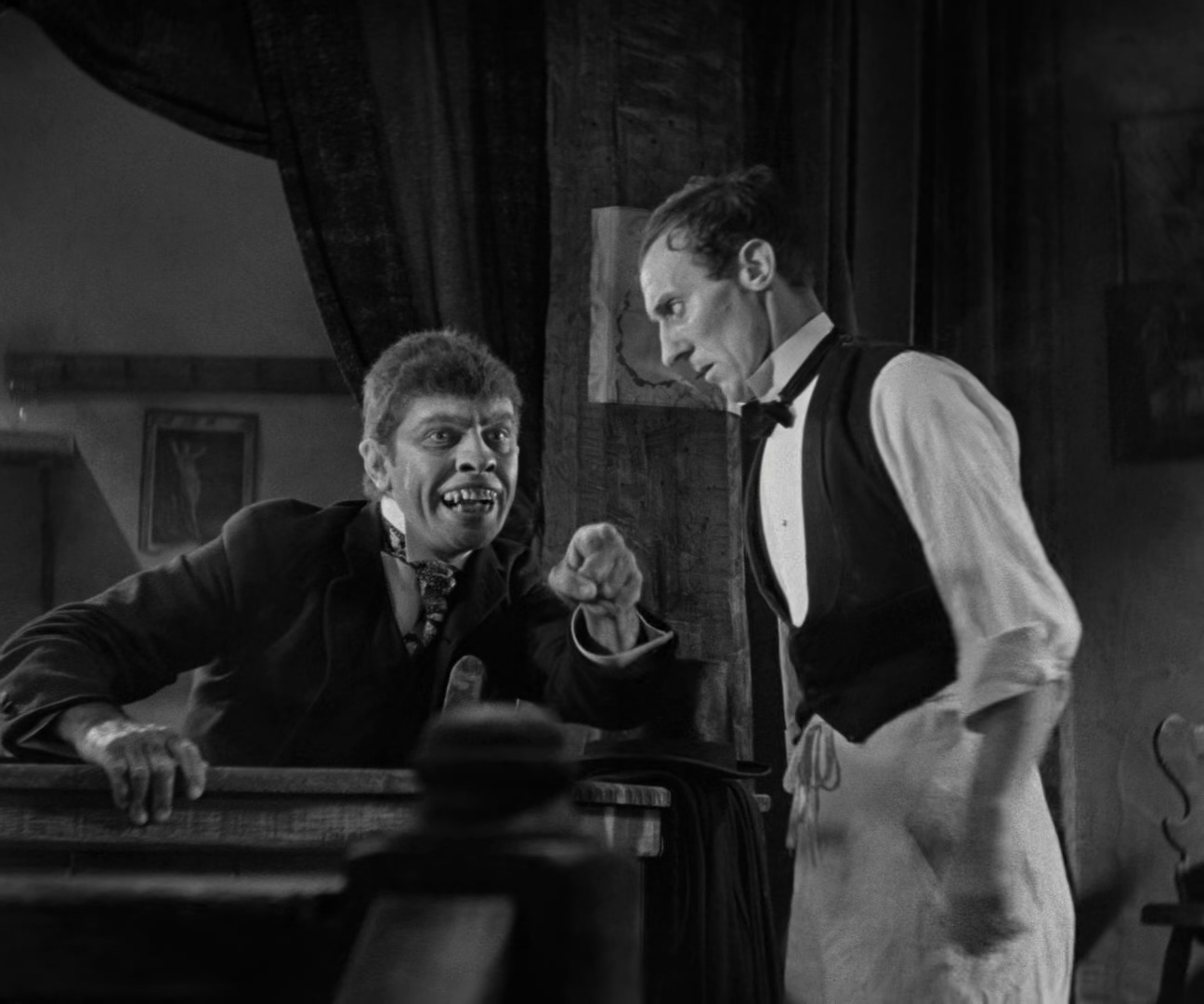 Dr.Jekyll.and.Mr.Hyde.1931.1080p.BluRay.x265-RARBG.mp4_20250617_152311.116.jpg