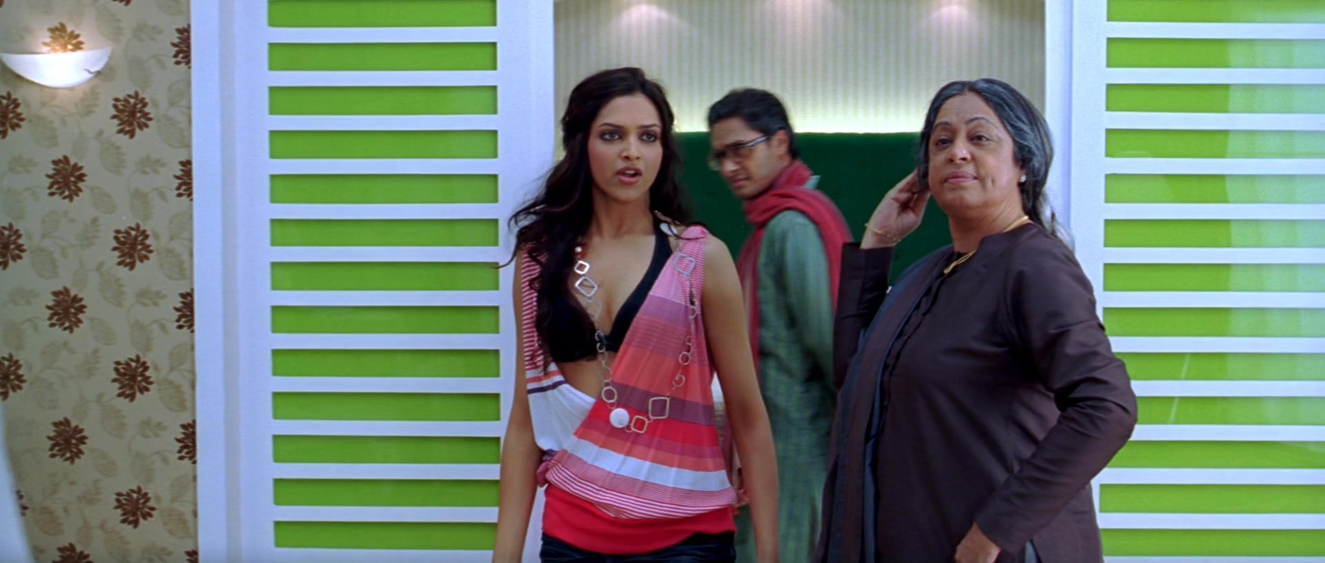 再生缘.Om Shanti Om.2007.2Audio.CN.mkv_20250617_220127.868.jpg