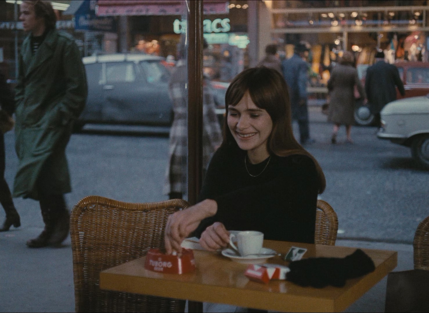 Love.in.the.Afternoon.1972.CC.1080p.BluRay.x265.10bit.FLAC.1.0-SONYHD.mkv_202506.jpg