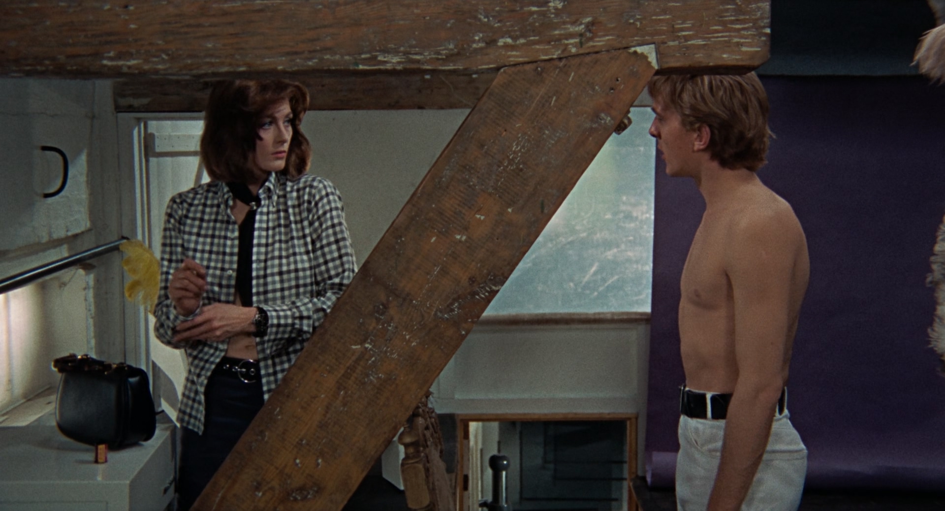 Blow-Up.1966.CC.BluRay.1080p.DTS-HD.MA.1.0.x265.10bit-ALT.mkv_20250621_001831.159.jpg