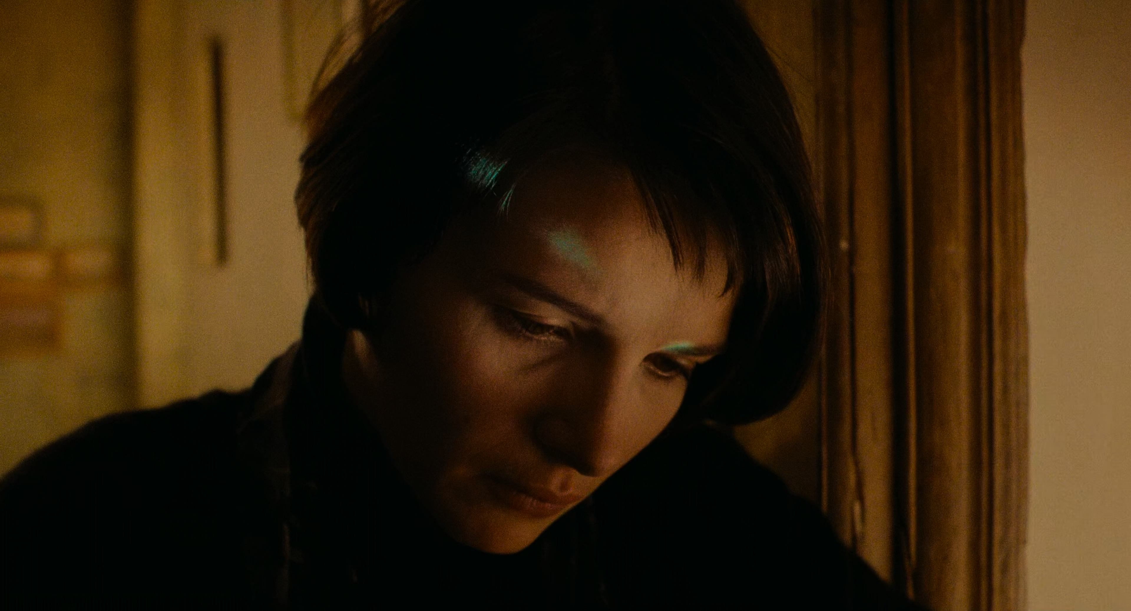 Three Colors - Blue (1993) (2160p BluRay x265 10bit 国法双语双字.mkv_20250622_17.jpg