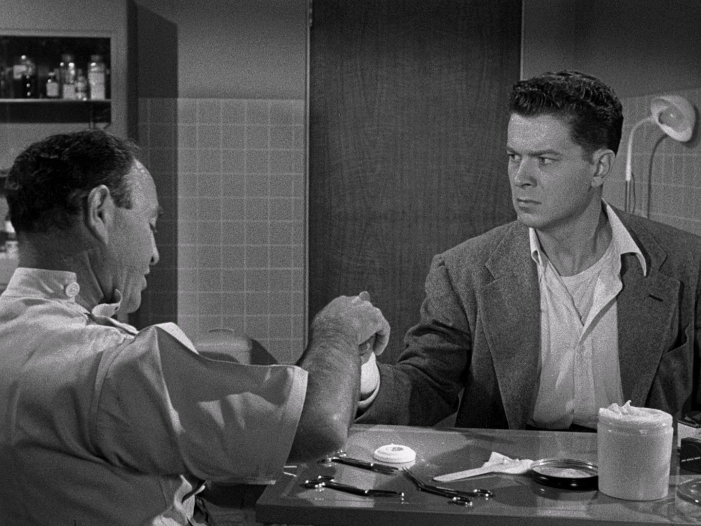 The Sniper (1952).mkv_20250625_004823.944.jpg