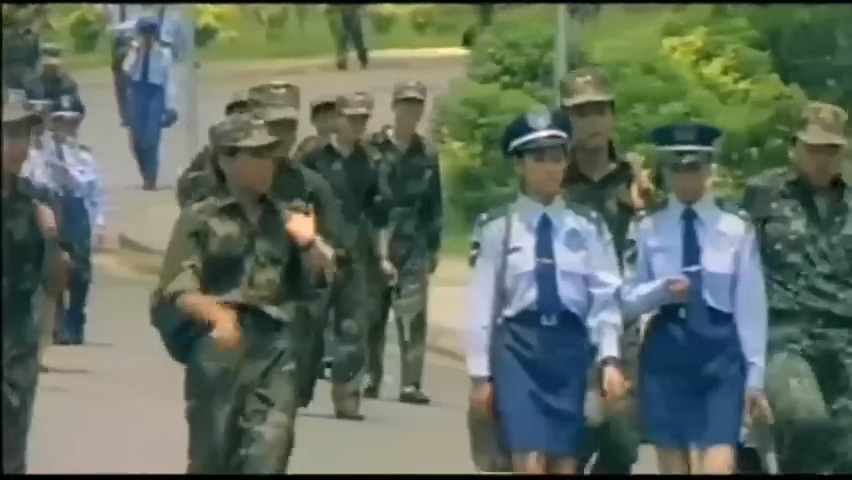 大頭兵3_阿兵哥_1987-[of0srlx6Z4Q]-[852x480].mp4_20250626_170629.531.jpg