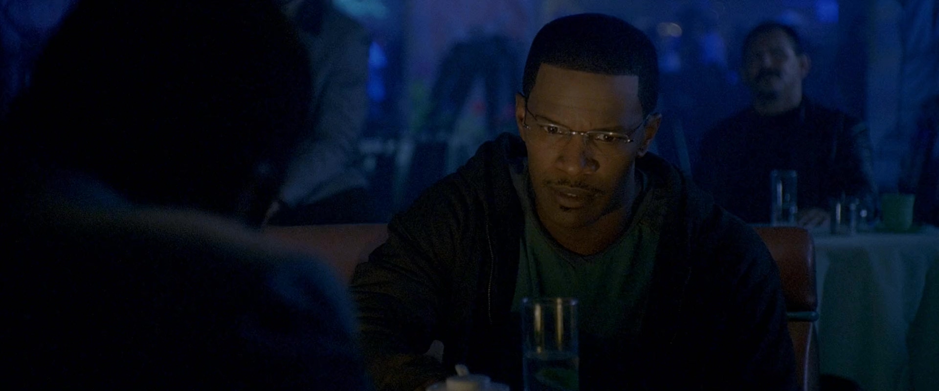 借刀杀人.Collateral.2004.2Audio.CN (1).mkv_20250630_235420.295.jpg