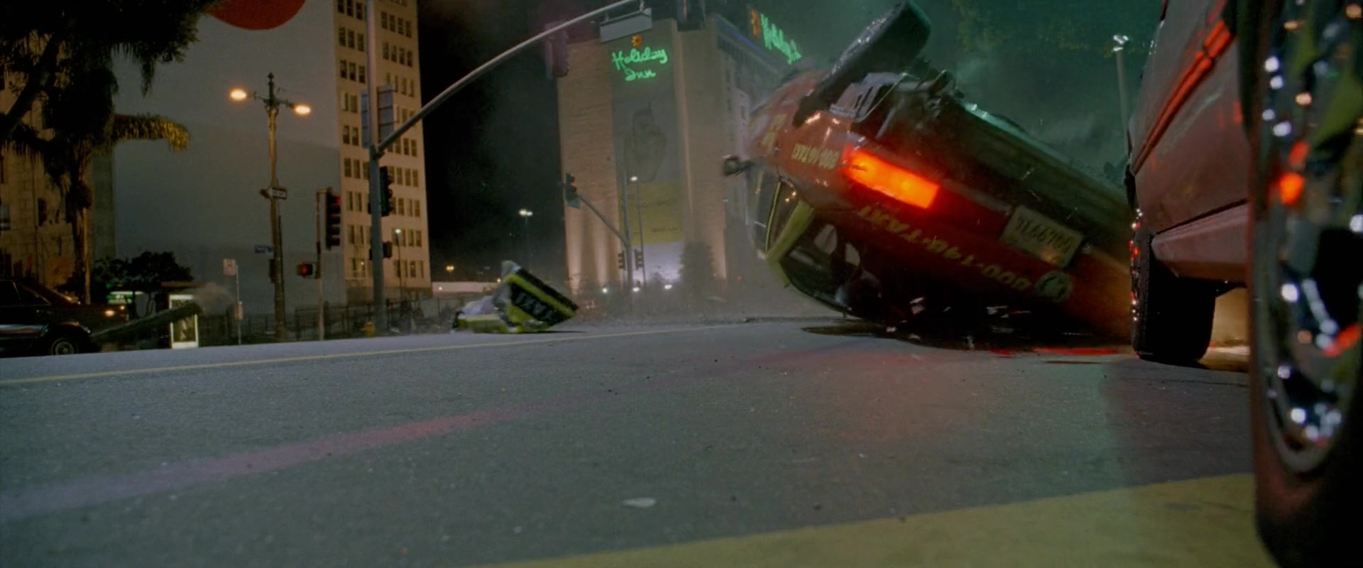 借刀杀人.Collateral.2004.2Audio.CN (1).mkv_20250630_235425.427.jpg