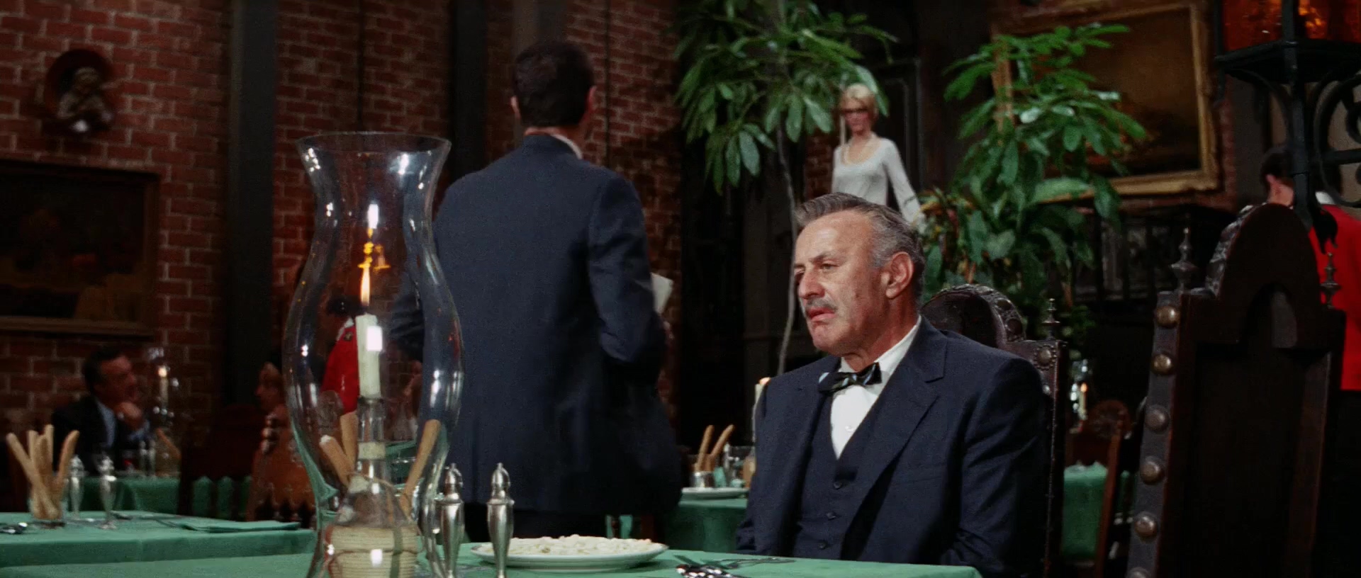 谍报飞龙2.In Like Flint.1967.CNSC.mkv_20250709_122955.292.jpg