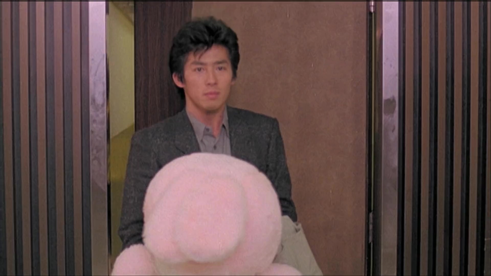 皇家师姐2 皇家战士.1986.2Audio.CNSC.mkv_20250717_161113.723.jpg