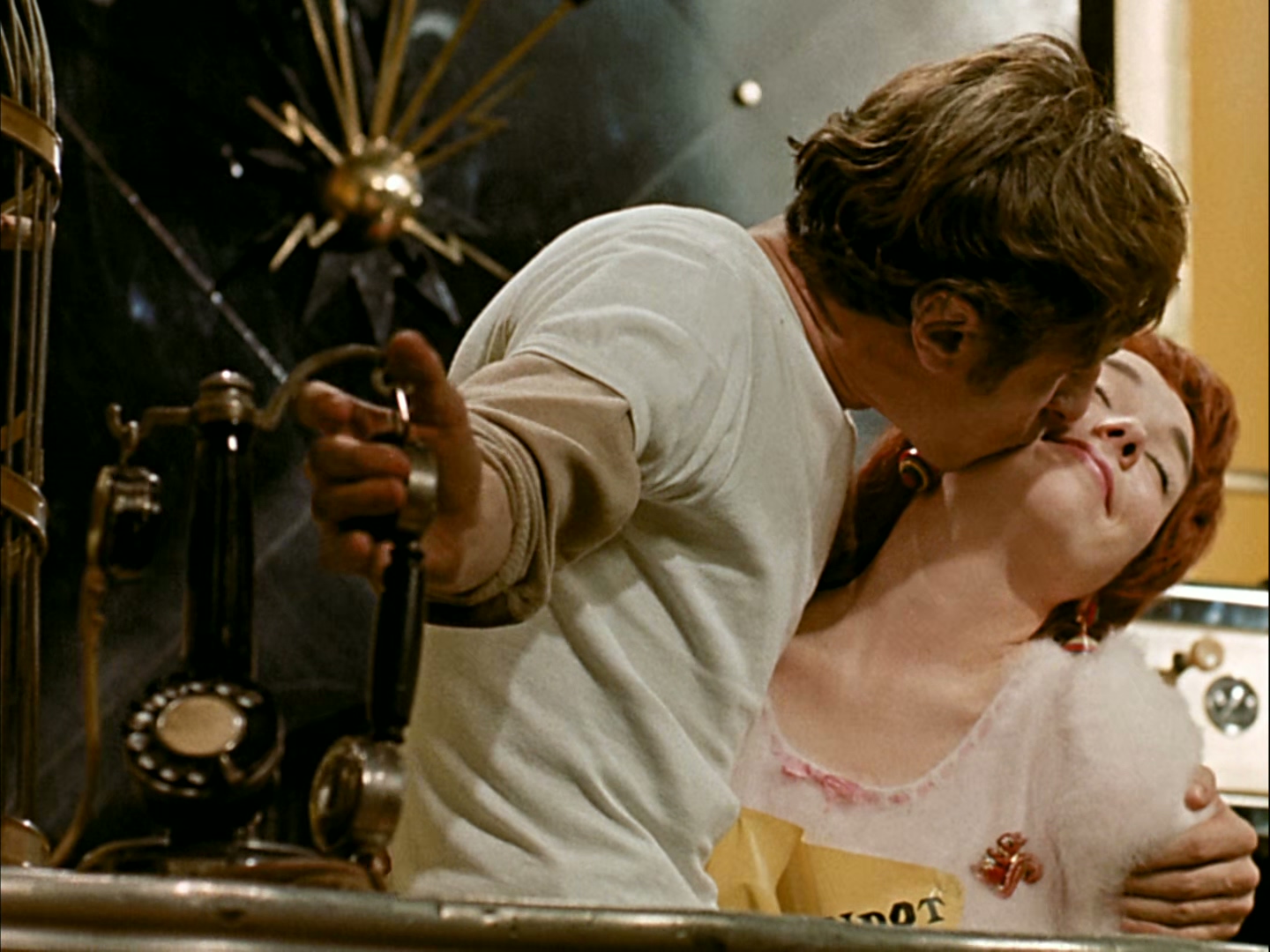 1960 扎齐坐地铁 Zazie dans le metro.mkv_20250718_144904.754.jpg