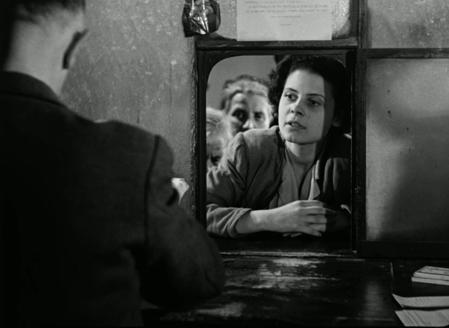 1948 偷自行车的人 The Bicycle Thieves .mkv_20250720_163230.535.jpg