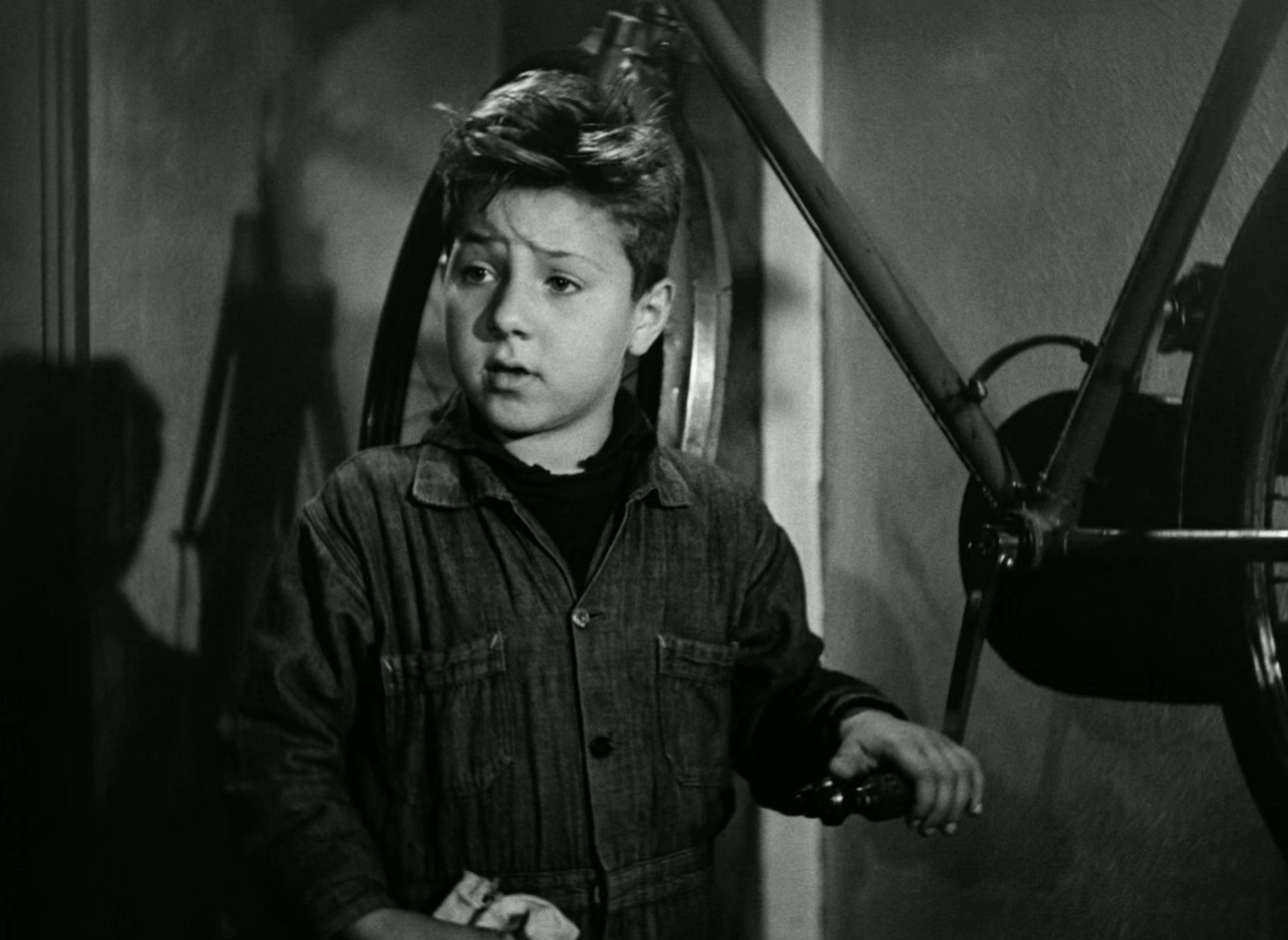 1948 偷自行车的人 The Bicycle Thieves .mkv_20250720_163334.575.jpg