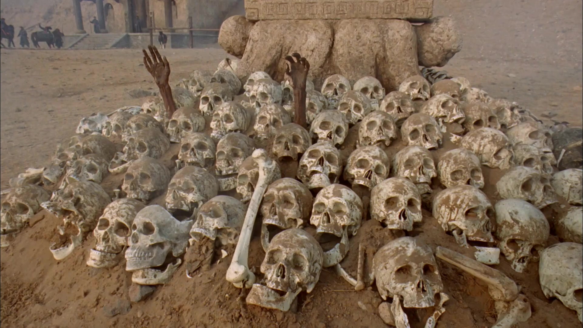 火烧红莲寺.The Rape of the Red Temple.1994.2Audio.CNSC.mkv_20250729_113117.176.jpg