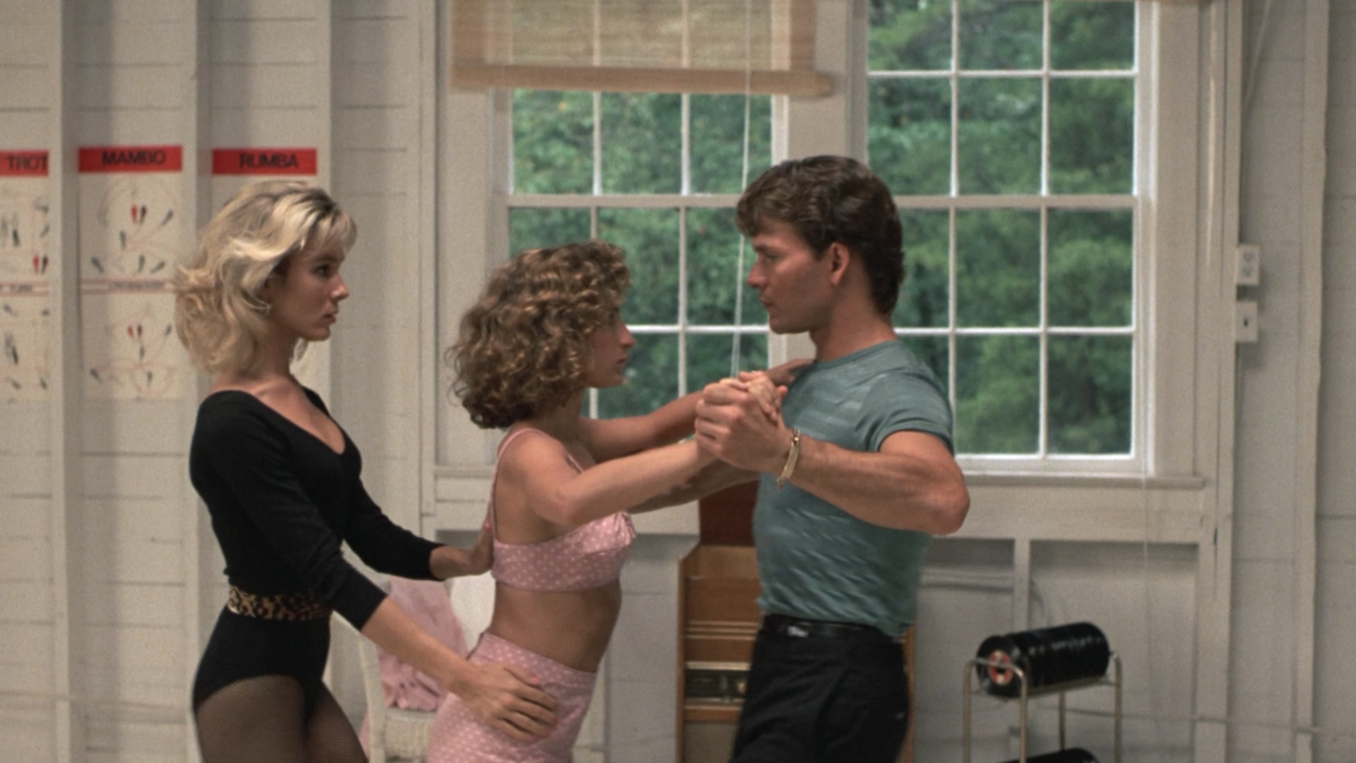 Dirty.Dancing.1987.BluRay.1080p.DTS-HD.MA.5.1.x265.10bit-BBQDDQ.mkv_20250804_141.jpg