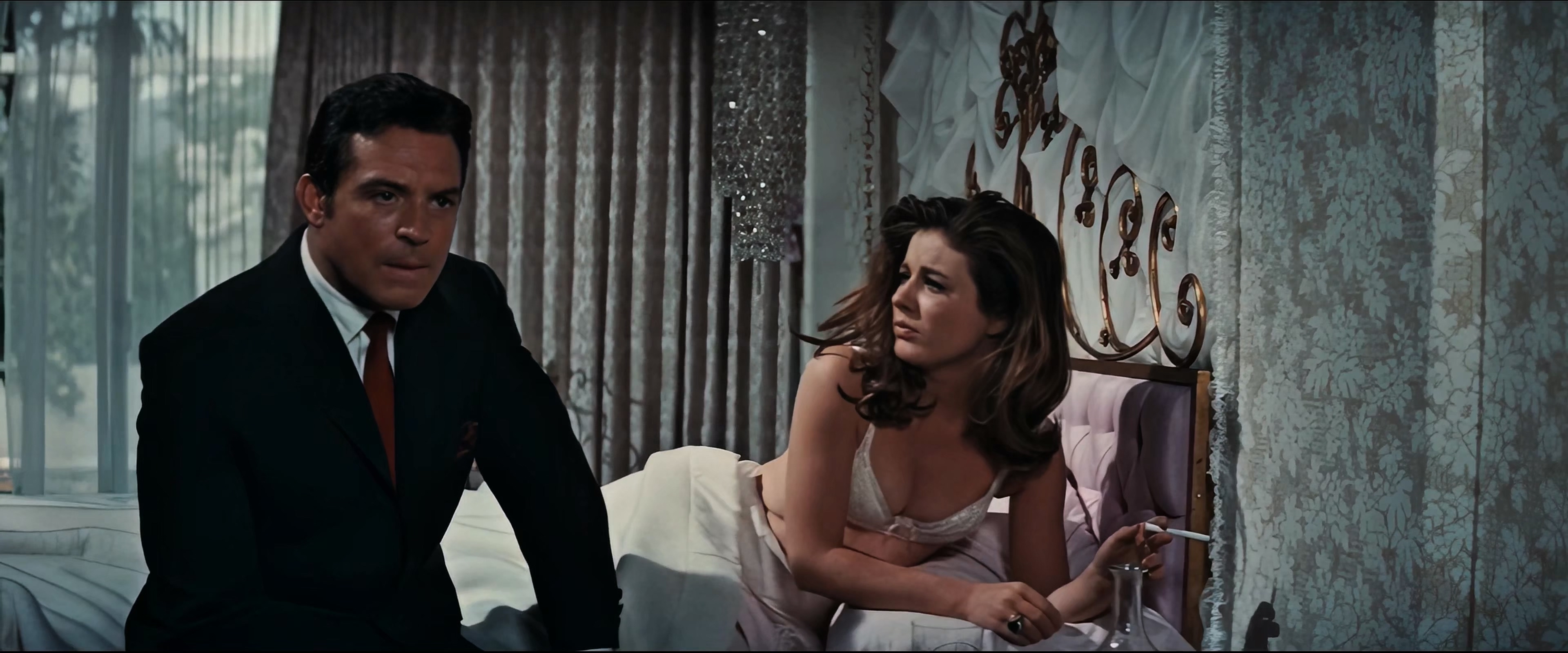 1967 娃娃谷 Valley of the Dolls.mkv_20250805_140633.008.jpg