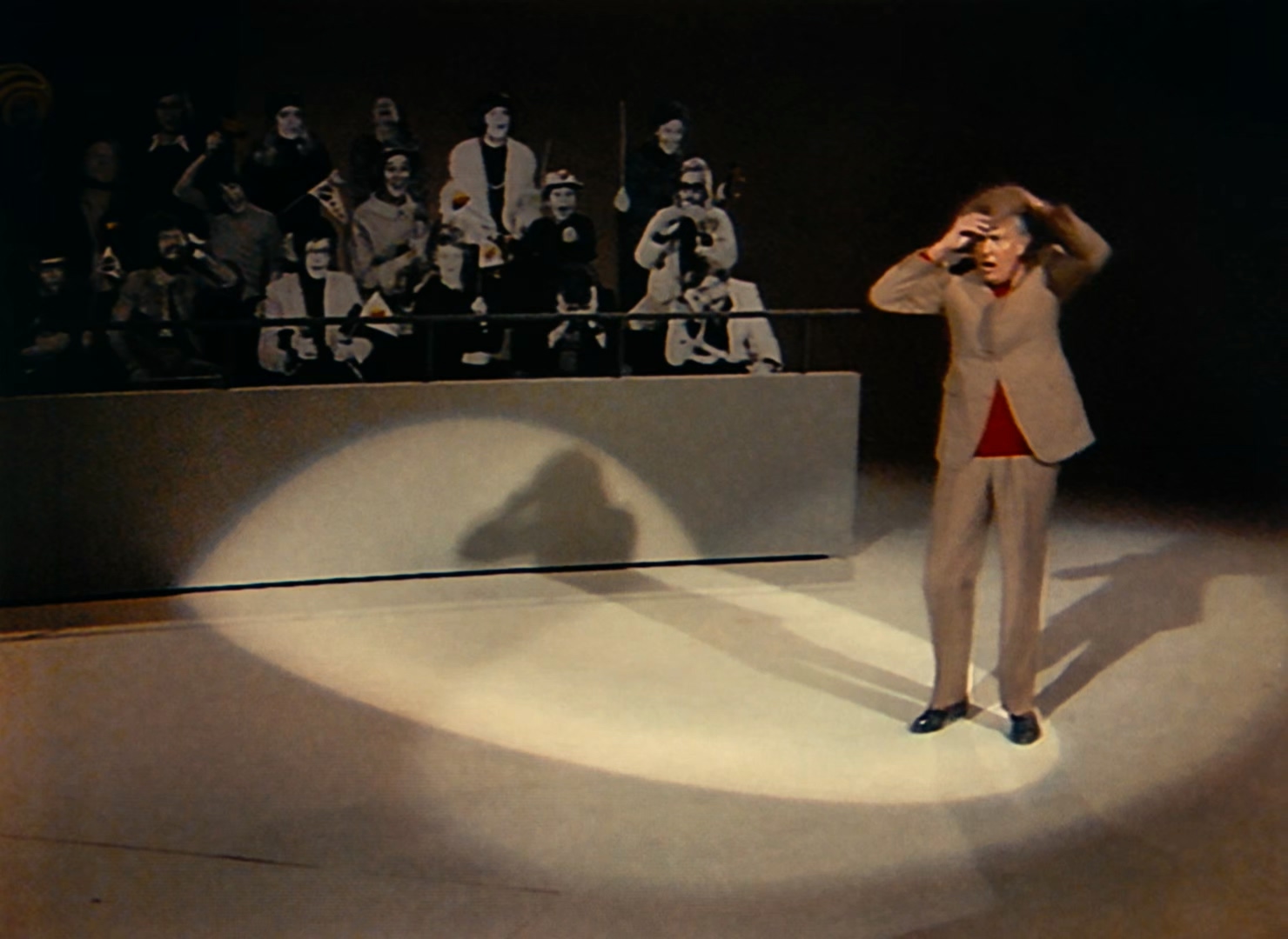 1974 游行 Parade.mkv_20250809_160537.984.jpg