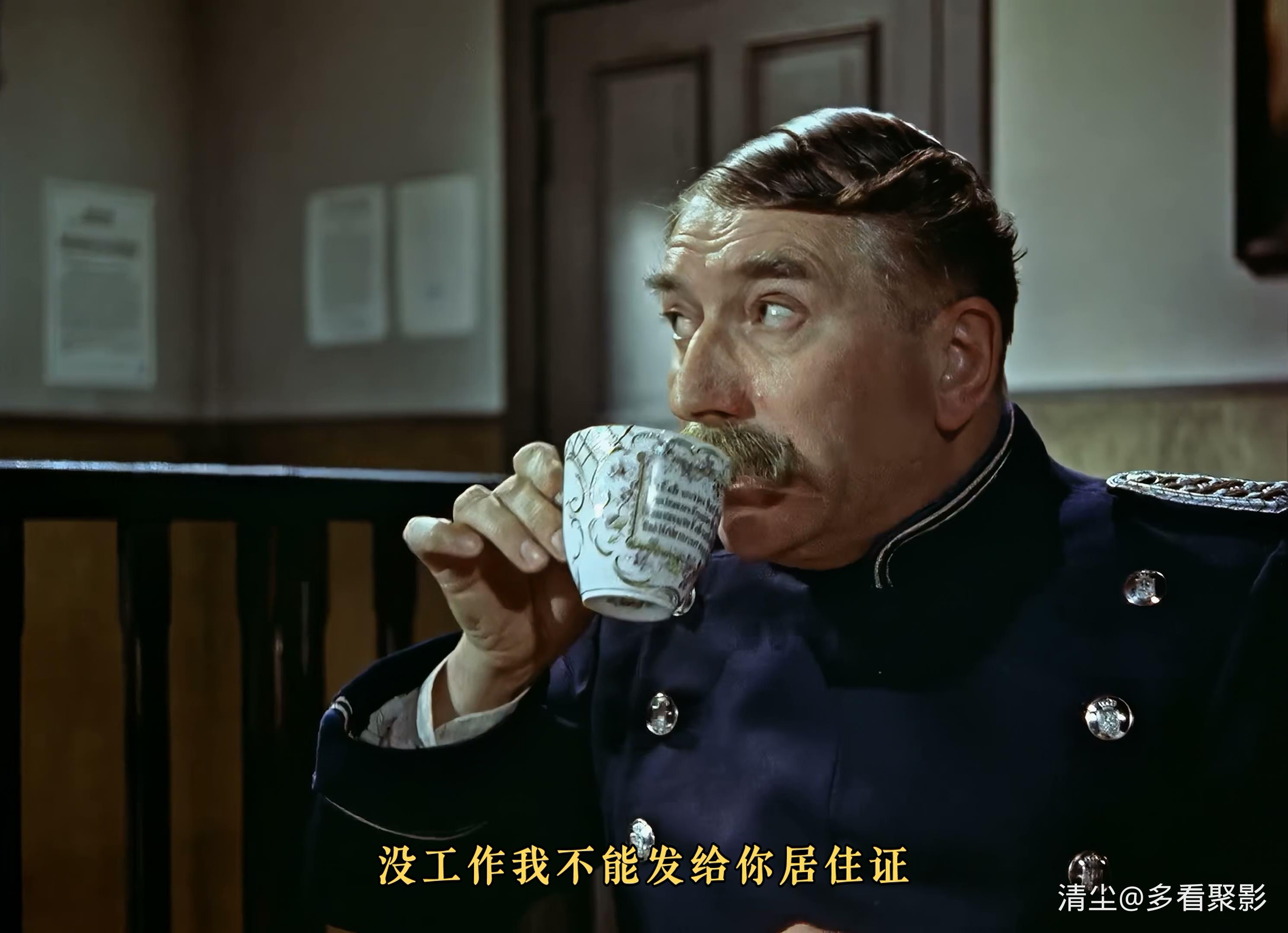 1956 科佩尼克上尉 Der Hauptmann von Köpenick.mkv_20260221_145454.719.jpg