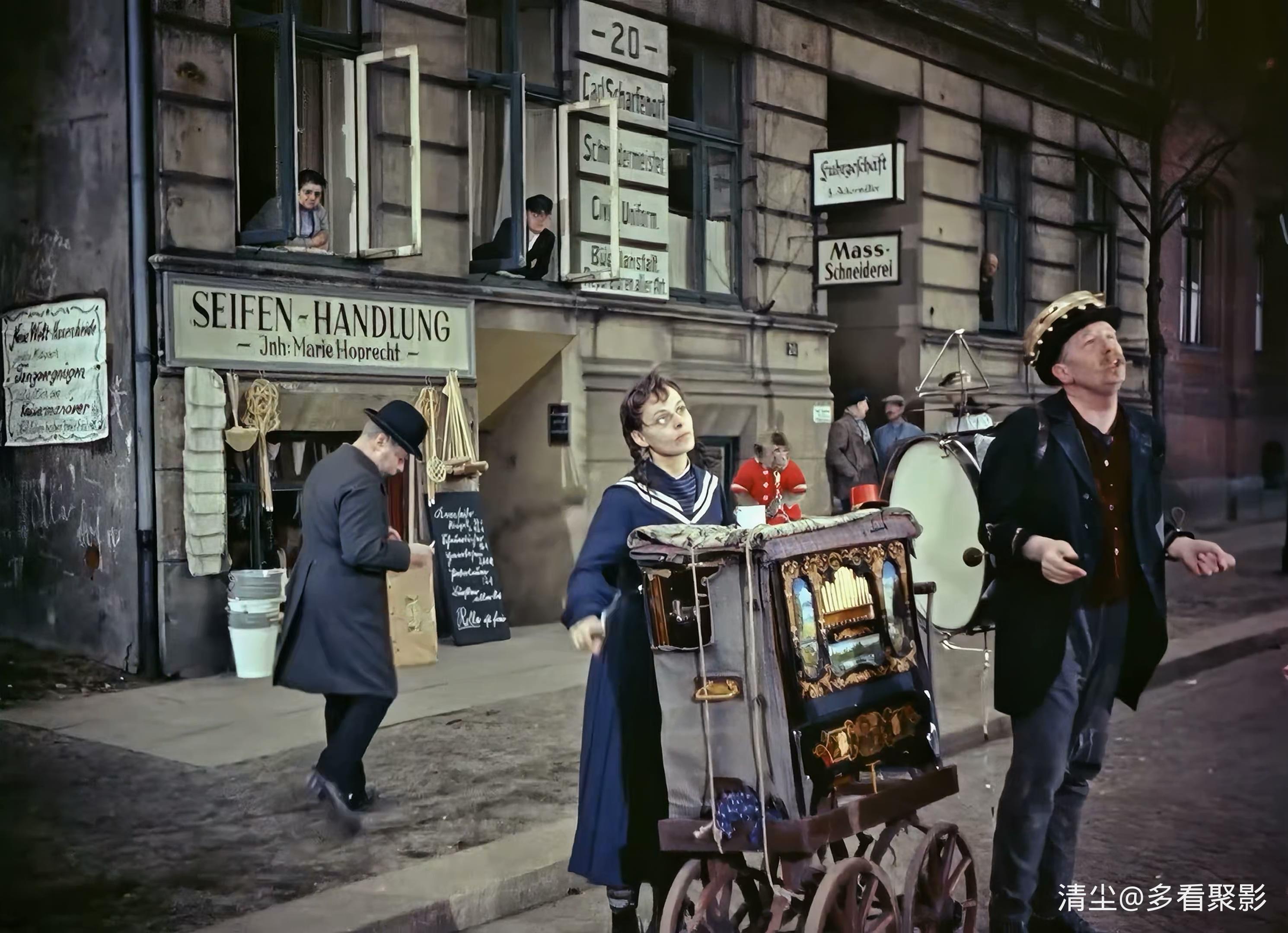 1956 科佩尼克上尉 Der Hauptmann von Köpenick.mkv_20260221_150002.259.jpg