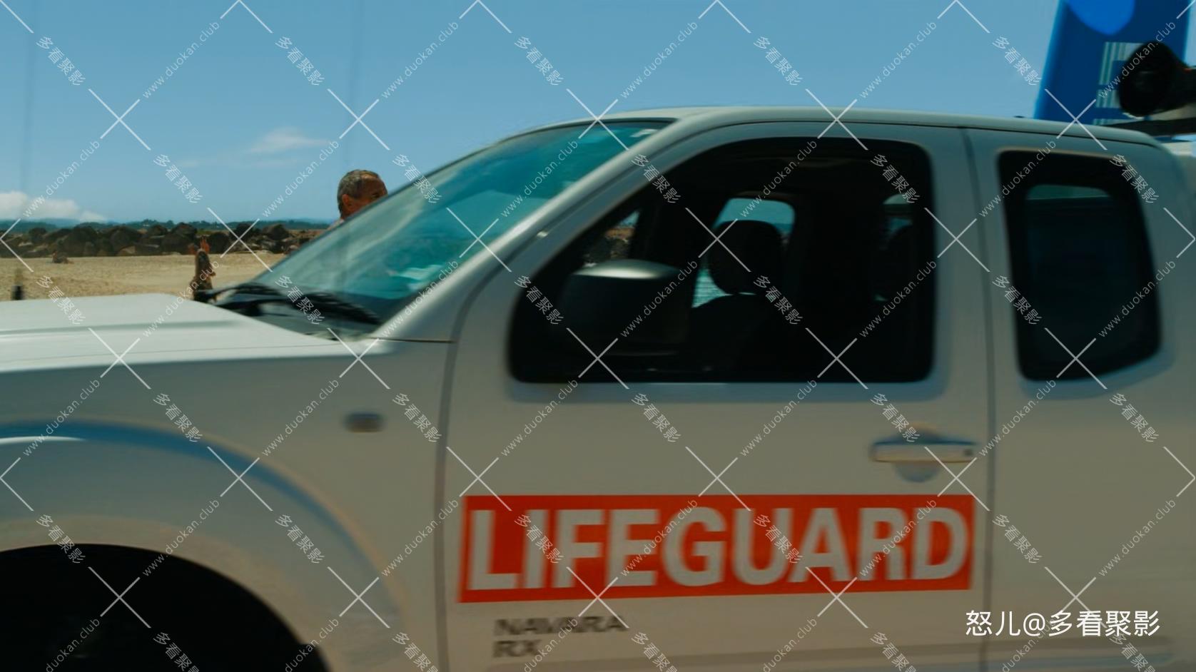 大海啸之鲨口逃生.Bait.2012.1080p.BluRay.x265.2audio-RARBG (1).mkv_20260305_104159.454.jpg