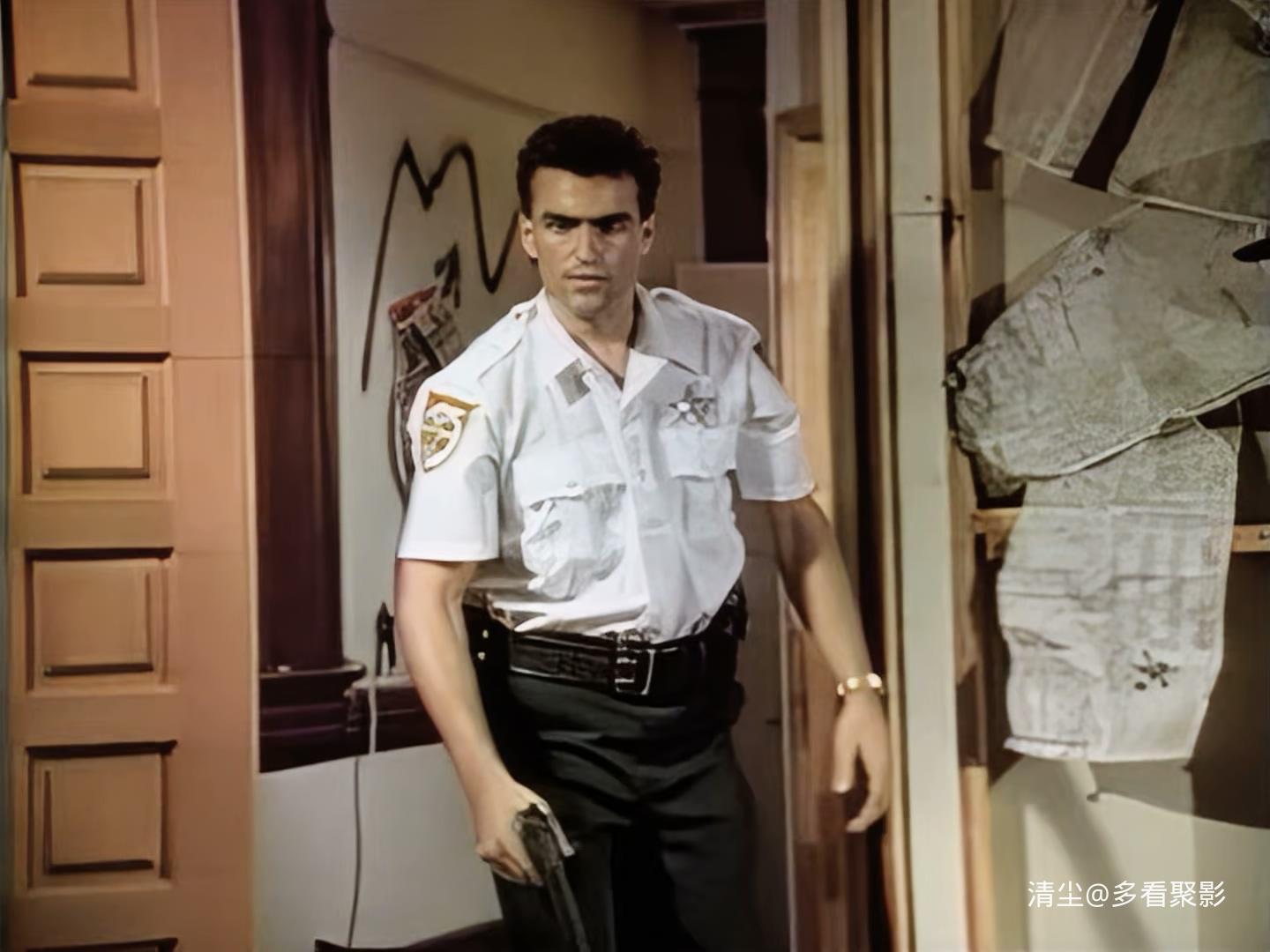 1992 海岸特警 Miami Beach Cops.mkv_20260322_114654.762.jpg