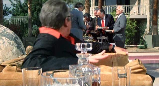 爱情与子弹(英国).Love and.Bullets.1979.640x346.mkv_20260718_223950438.jpg