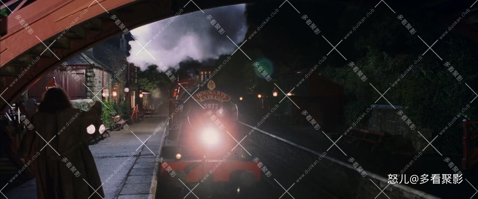哈利·波特与魔法石.Harry.Potter.and.the.Sorcerers.Stone.2001.1080p.BluRay.H264.A.jpg